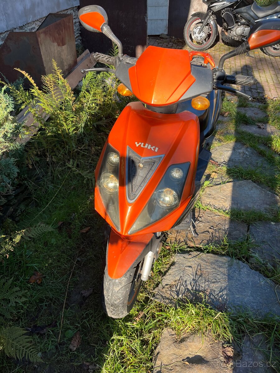 Skútr Yuki 50-80
