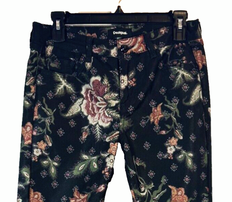 DESIGUAL černé květované džíny, v. 36