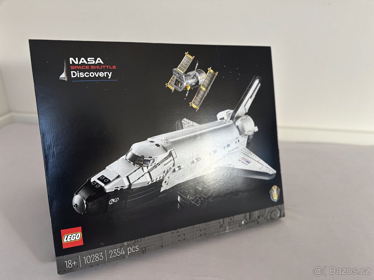 10283 Lego Space shuttle Discovery