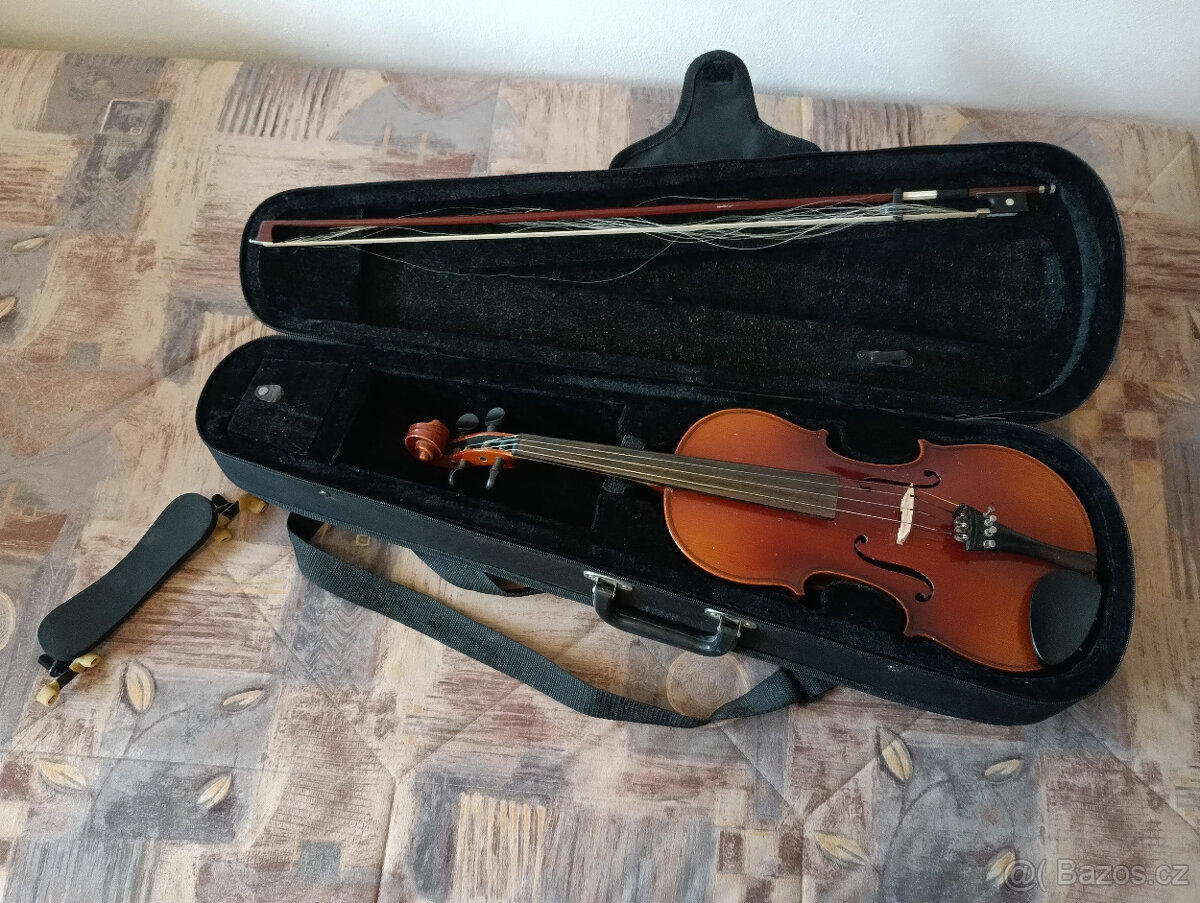 Prodám kompletní set housli 4/4