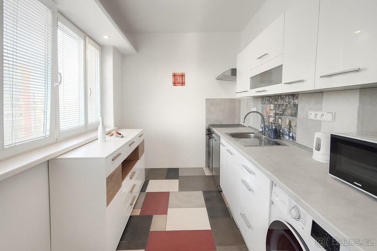 Prodej bytu 3+1 s balkonem, po rekonstrukci,  Ostrava-Poruba