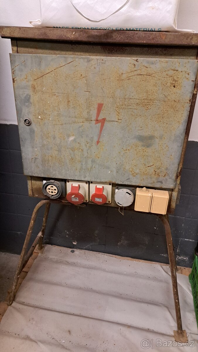 Elektrický rozvaděč stavební