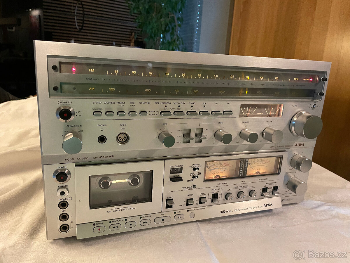 SESTAVU "AIWA" RECEIVER A TAPE DECK S D.O.