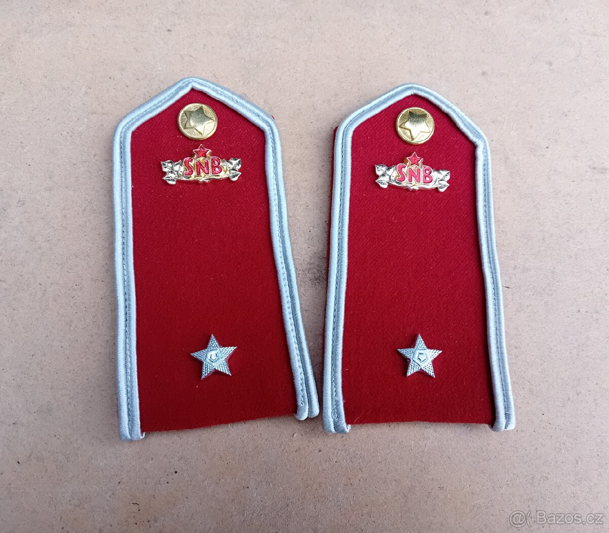 Dámské výložky, náraméníky SNB, VB