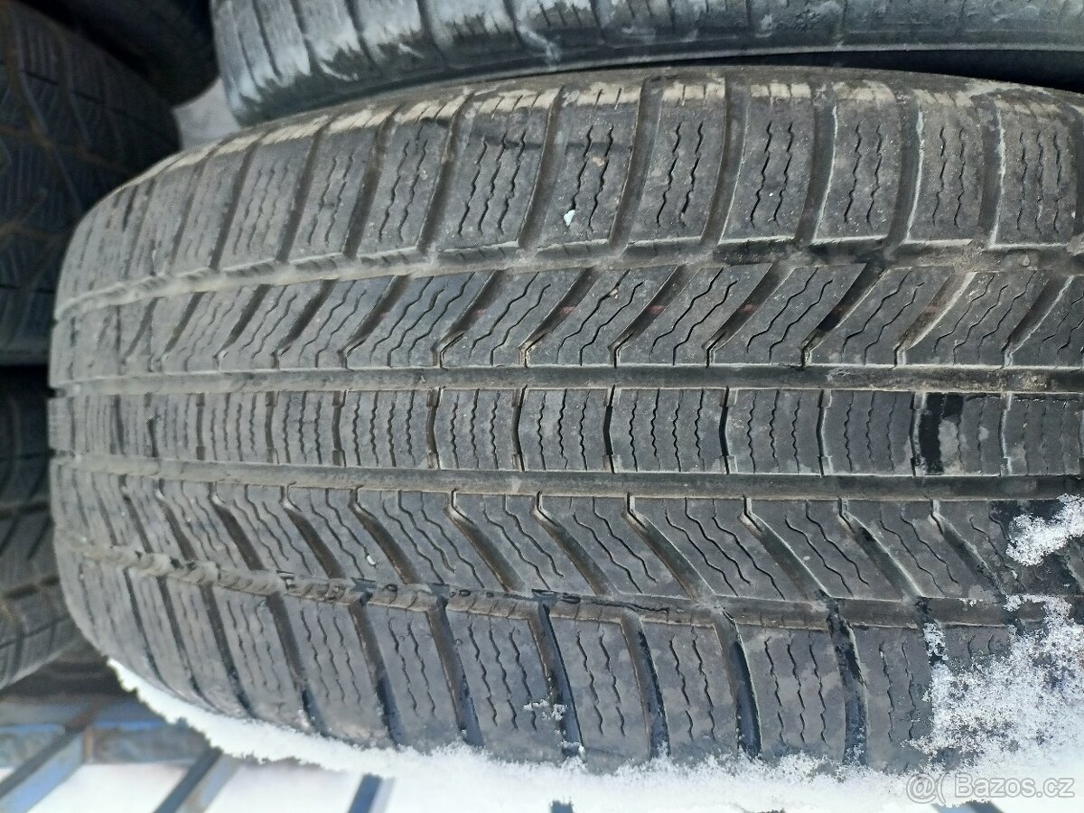 Zimní pneu 215/55R17 98V Continental TS870