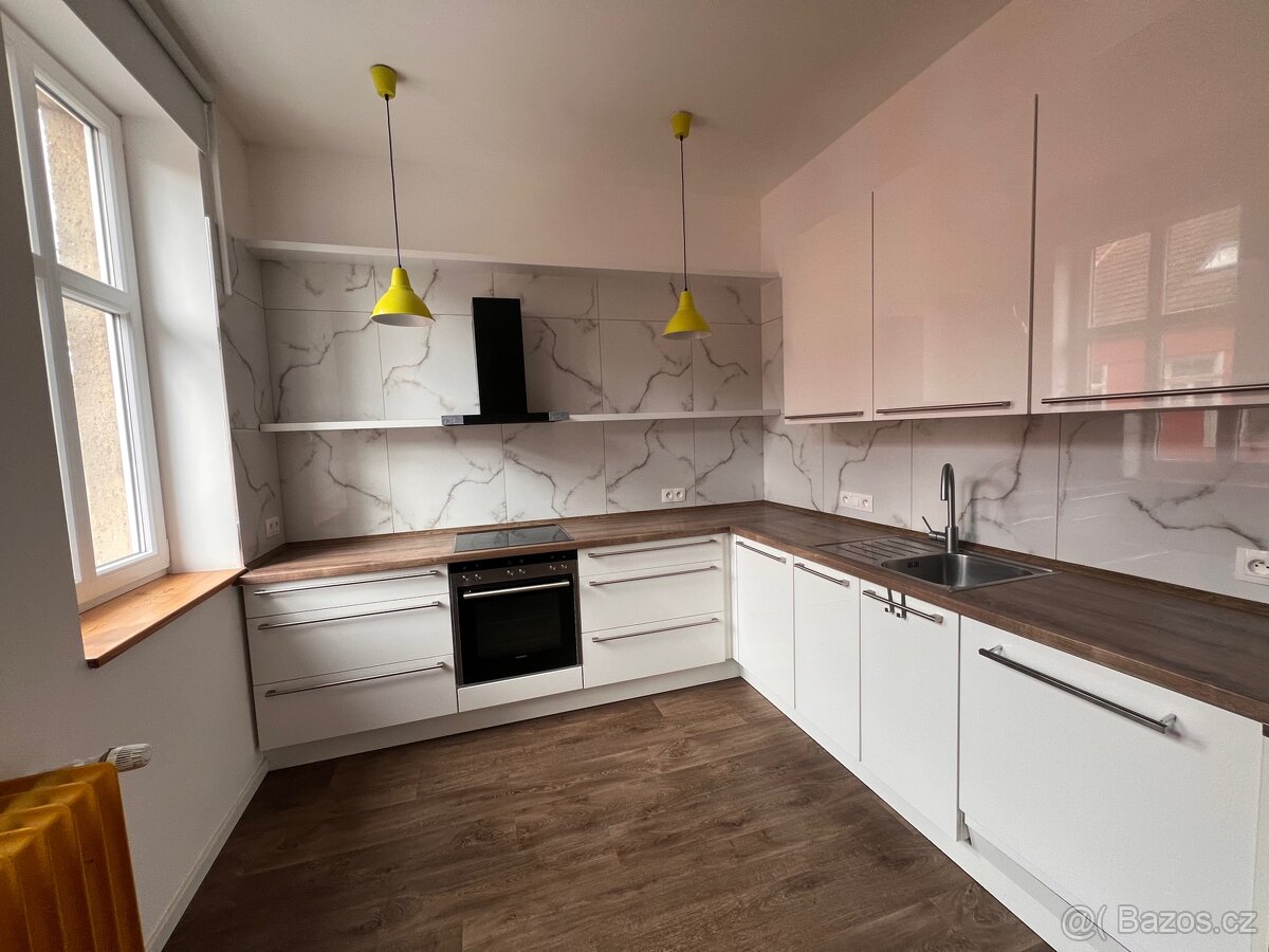 PRODÁM ZÁNOVNÍ KUCHYŇ