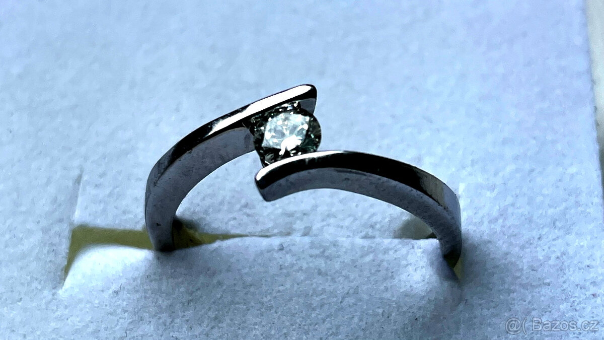 Luxusní zlatý prsten s "G" diamantem 585/1000 2,8g