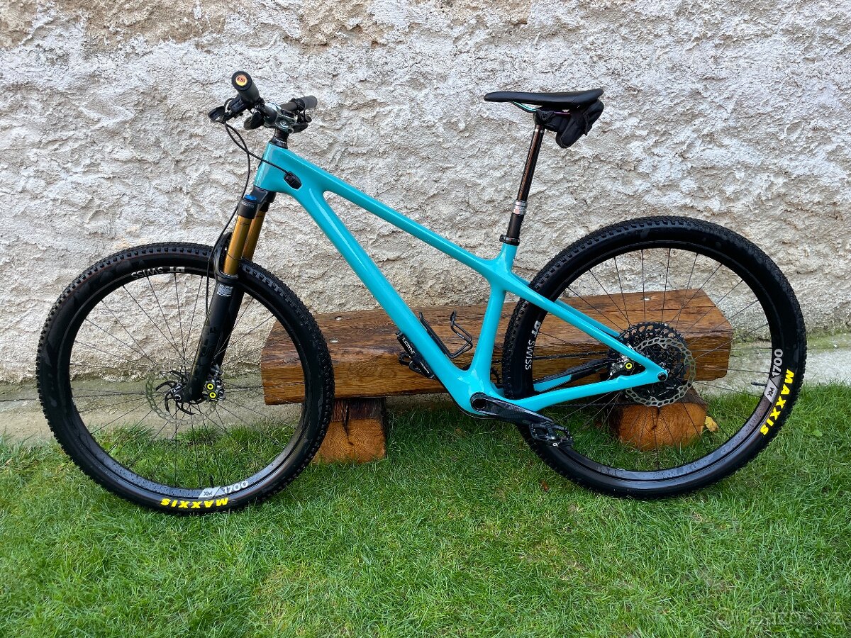 Yeti Arc TurQ Series vel.M