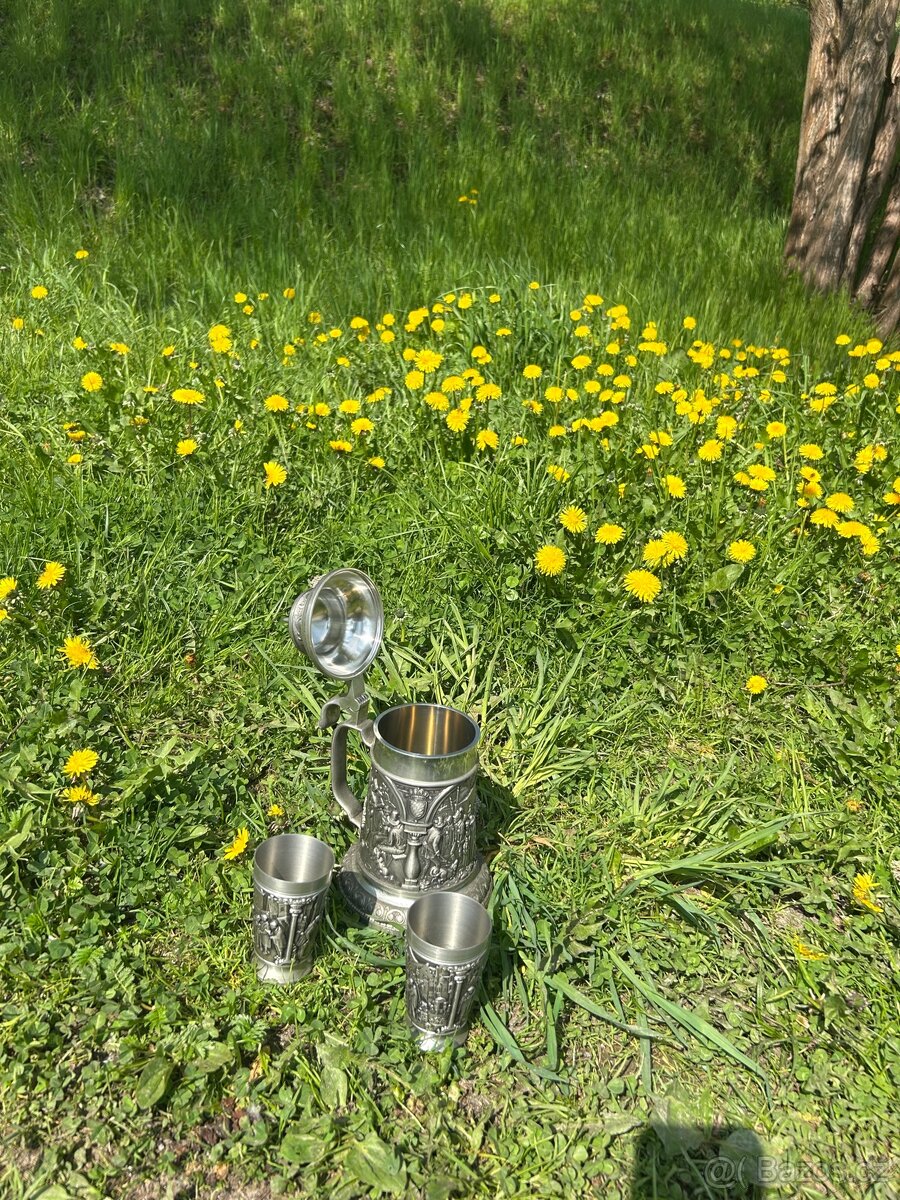 Cínový korbel