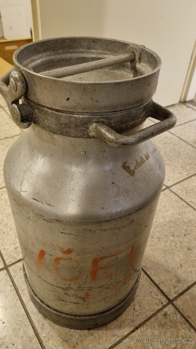 včelařské konve na med
