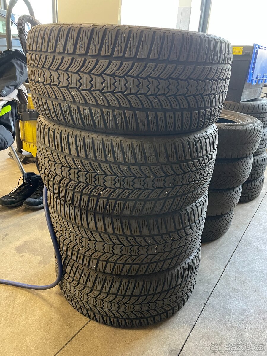 Sada kol 245/40R18