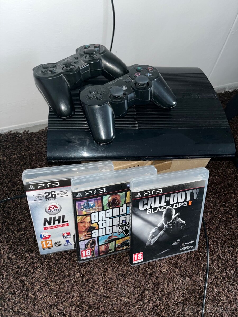 Prodám PS3 konzoli a dva dualshocky + hry