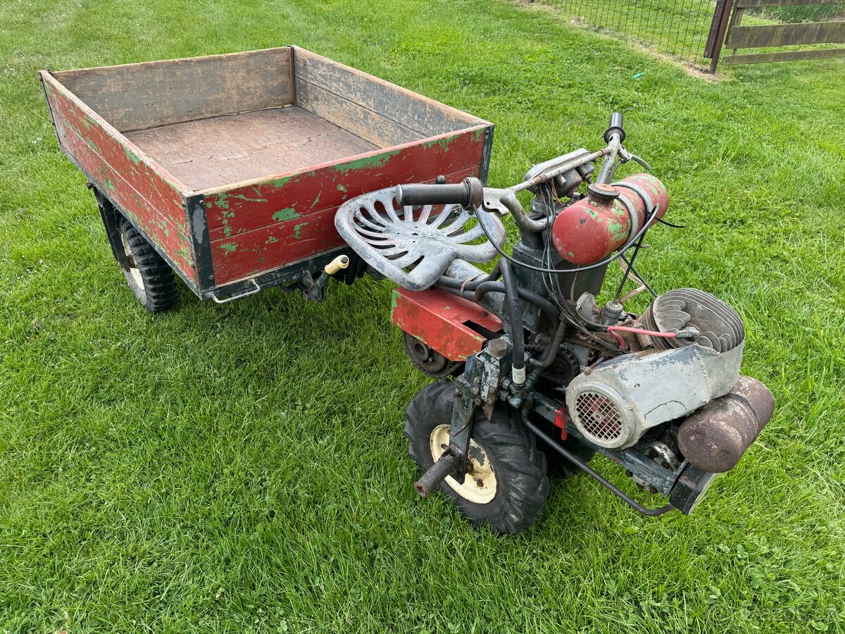 Motorový vozík s hydraulikou