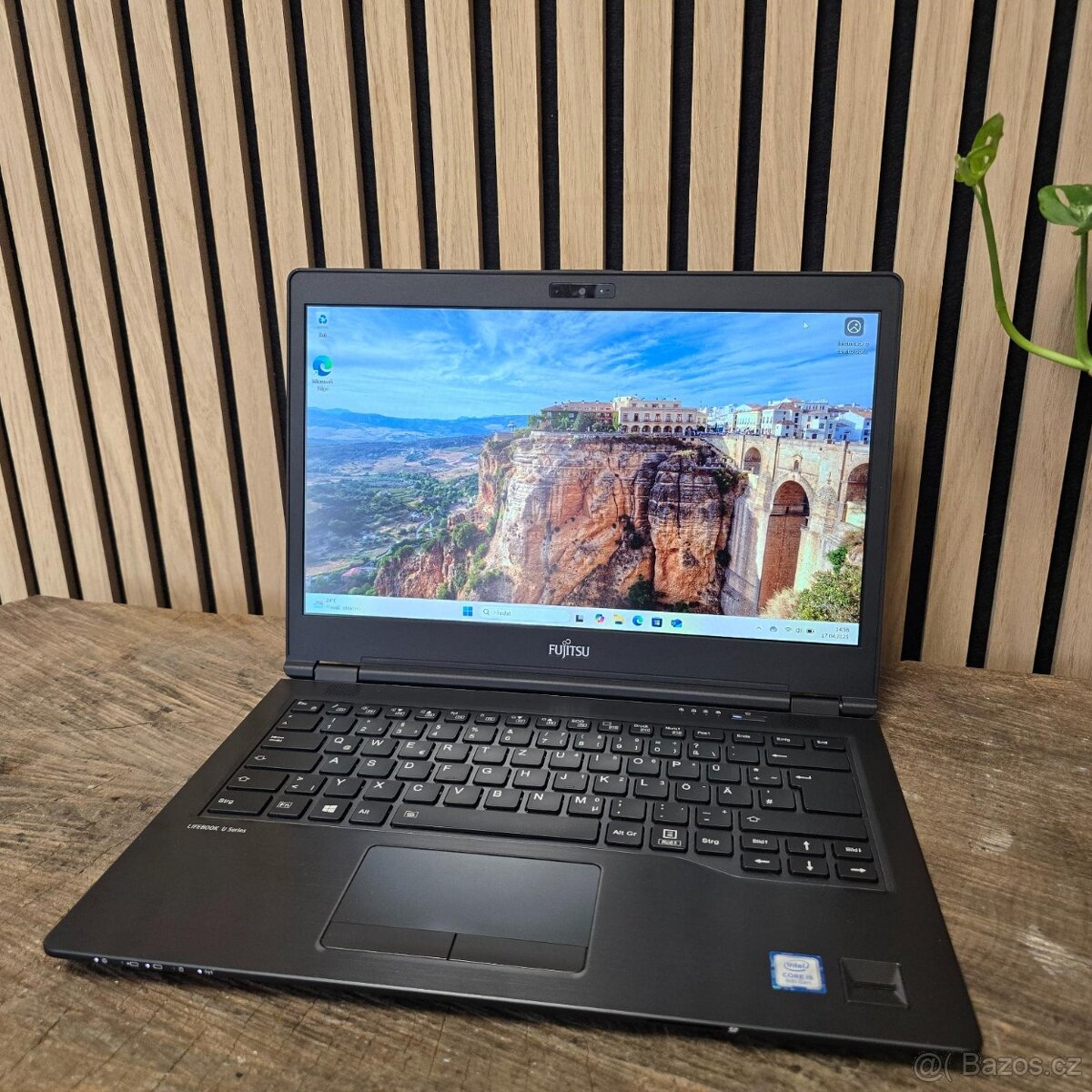 26) Fujitsu Lifebook U748 - i5-8250U / 16GB RAM / 512GB / Wi