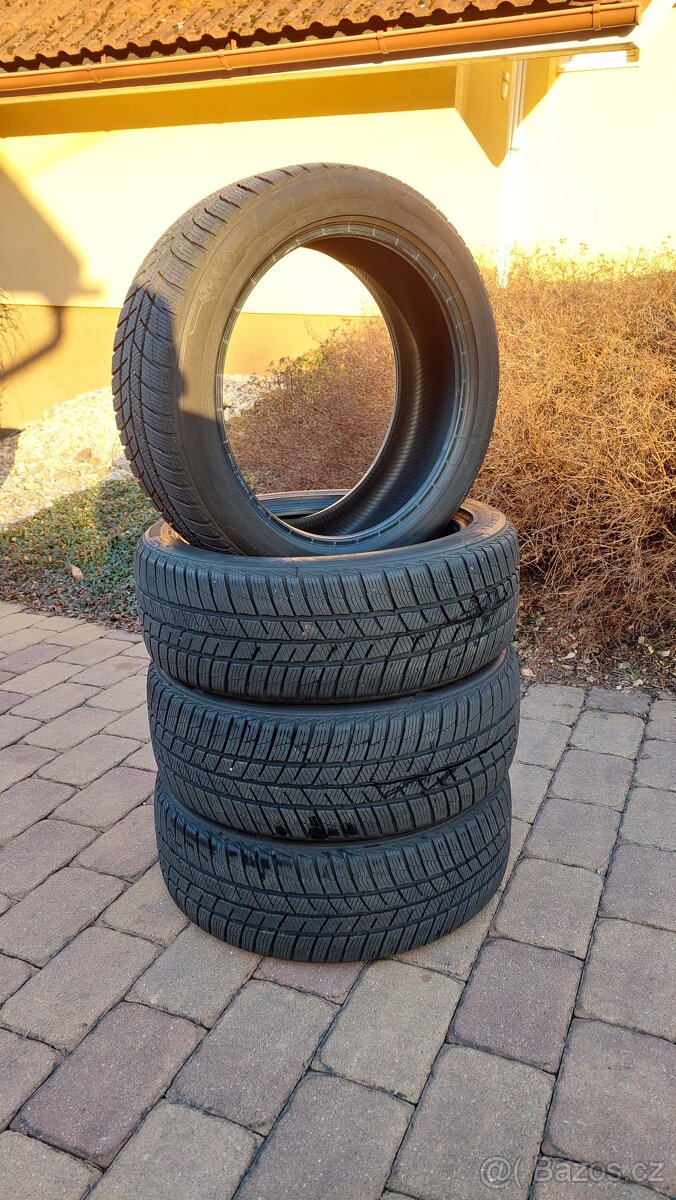 Zimní pneu 215/50 R18 Barum Polaris 5 (zánovní)