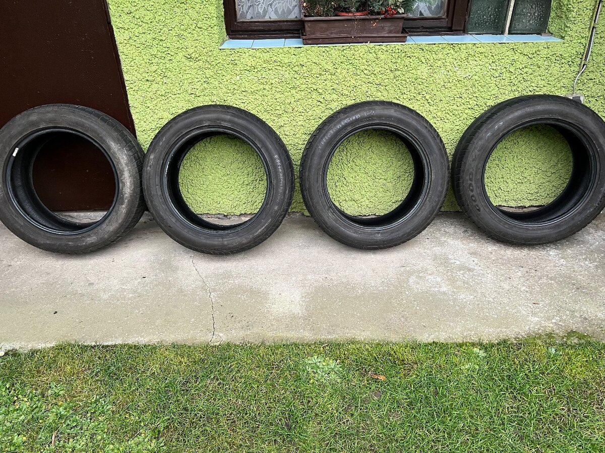 Letní pneu goodyer235/55 r18