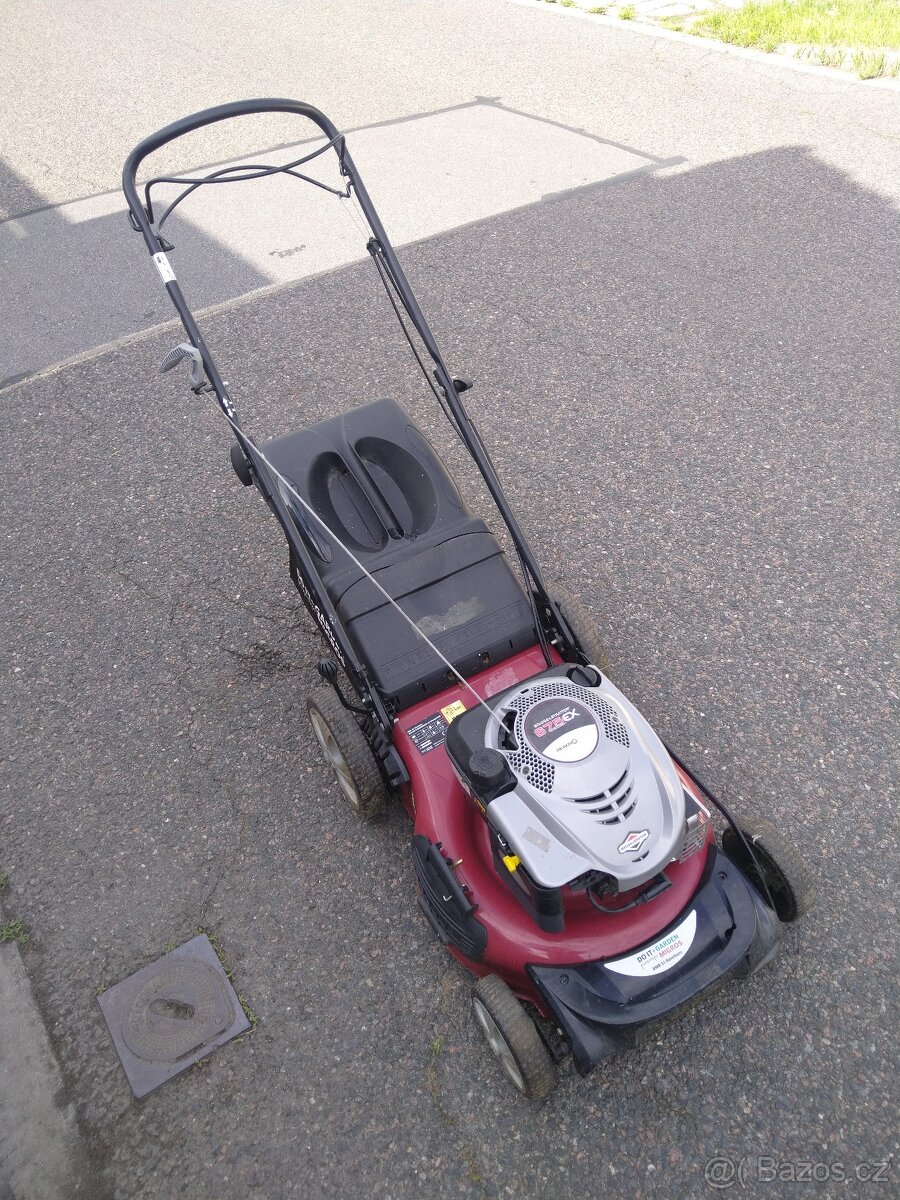 Benzínová sekačka s pojezdem 47 cm