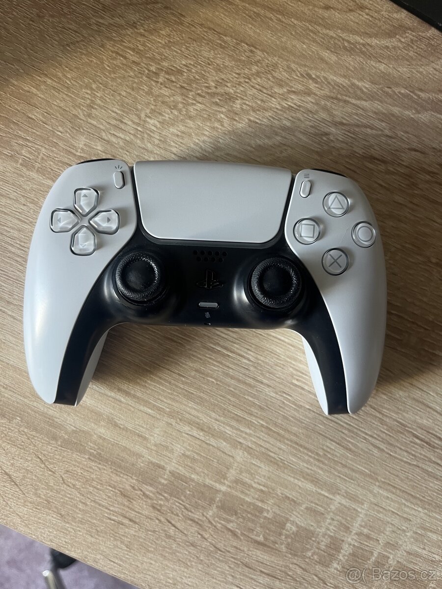 DualSense ovladač pro PS5 - jako nový