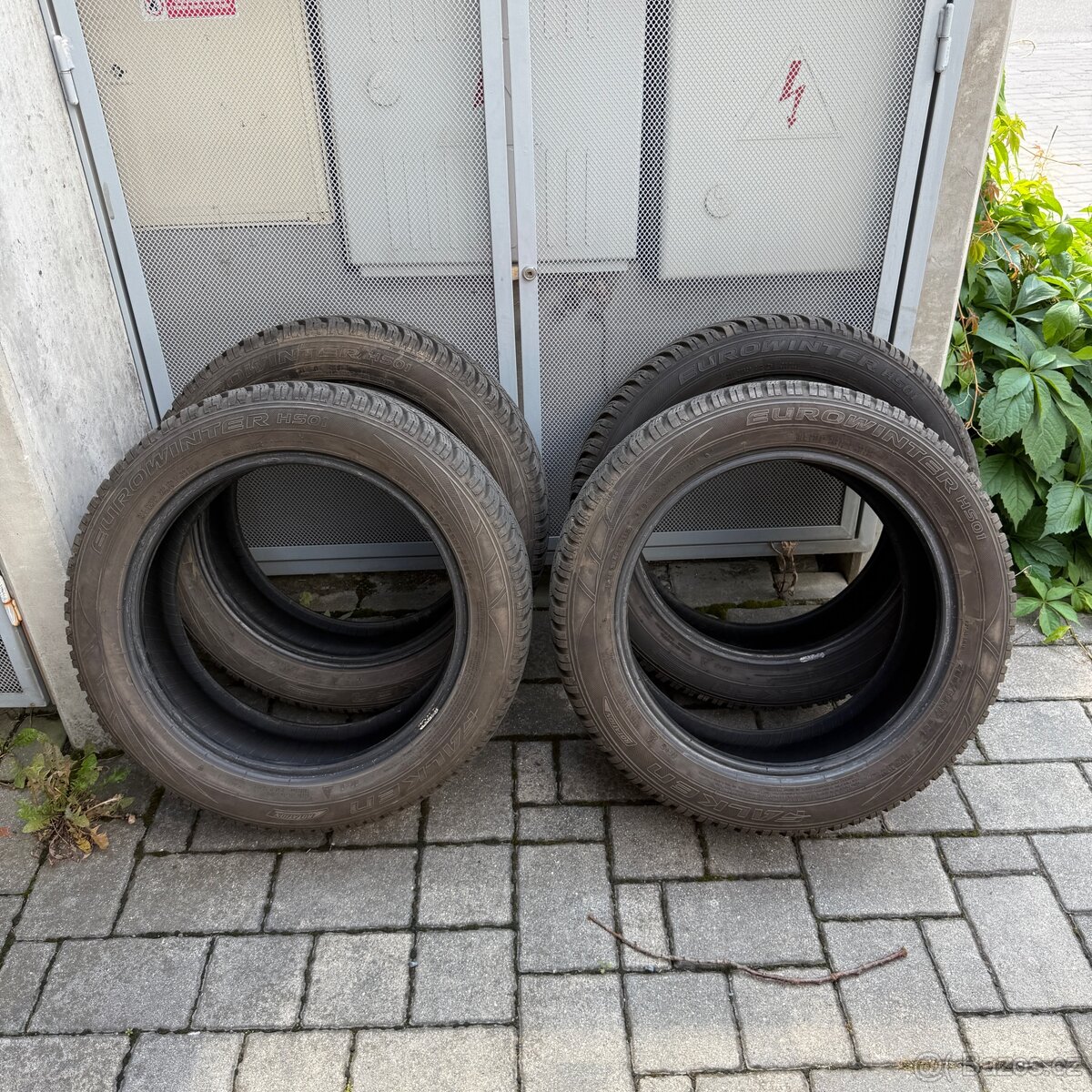 Zimní pneumatiky Falken Eurowinter téměř nové (4 ks)