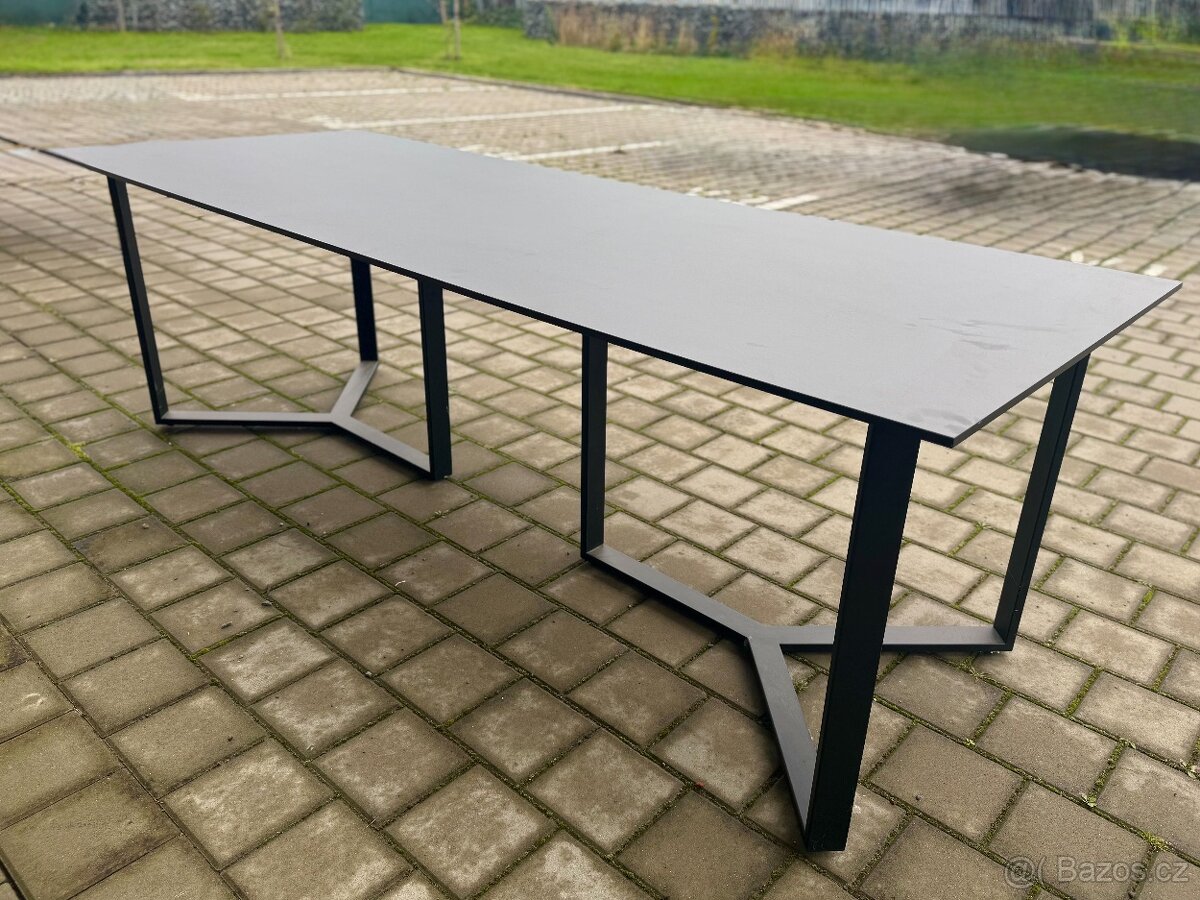 Zakázkový designový jídelní/kancelářský stůl