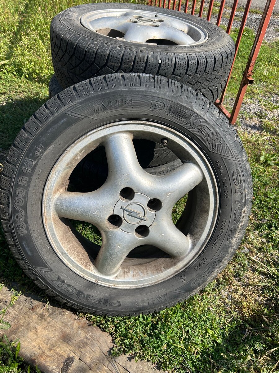 4x100 r15