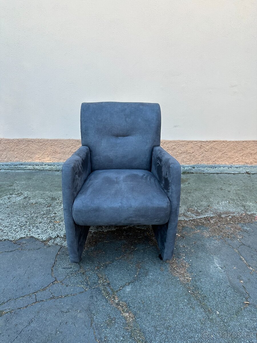 Moderní relaxační křeslo s kolečky - Vít