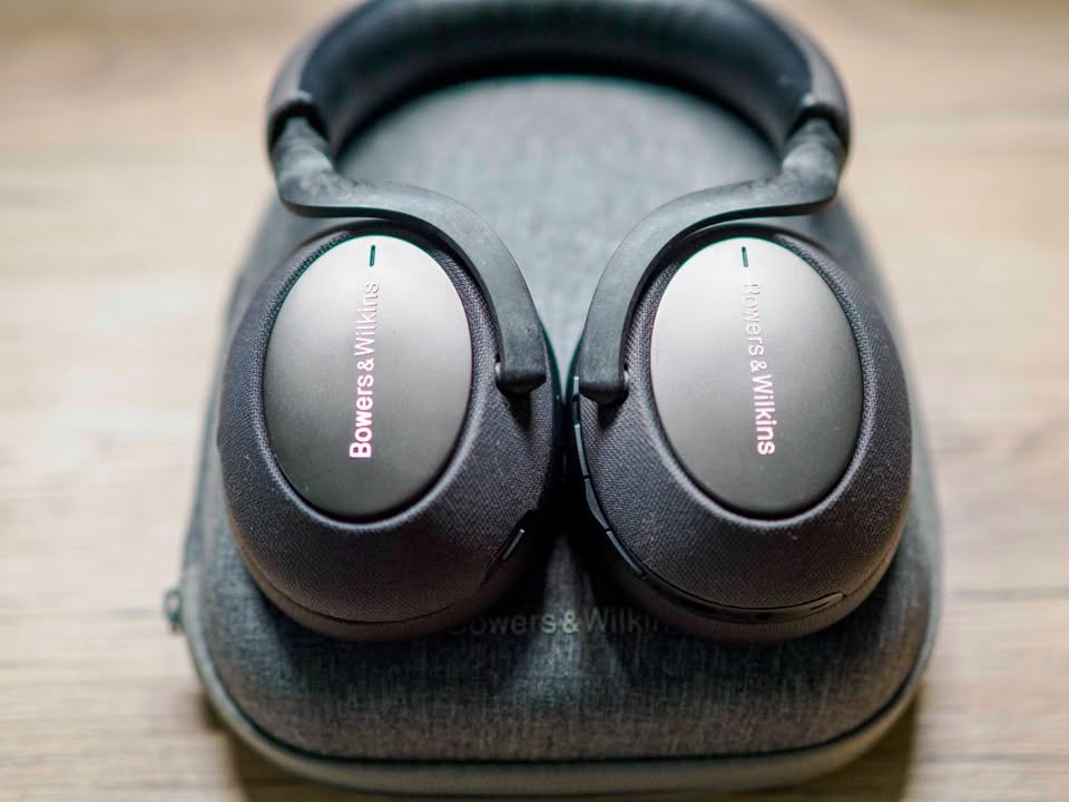 Bezdrátová sluchátka - Bowers & Wilkins PX7 Space Grey