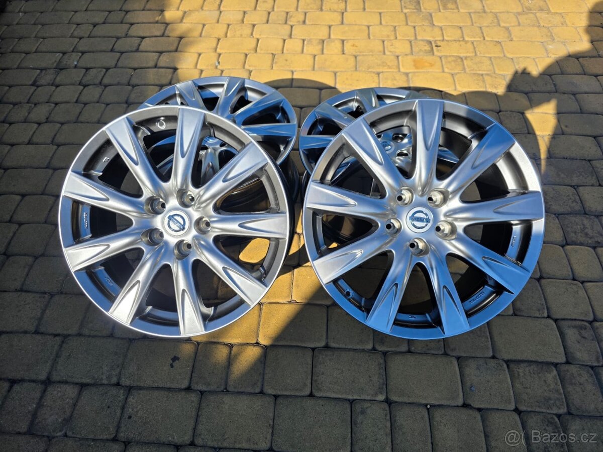 Sada alu kol 5x114.3 18" Nissan 350Z atd..