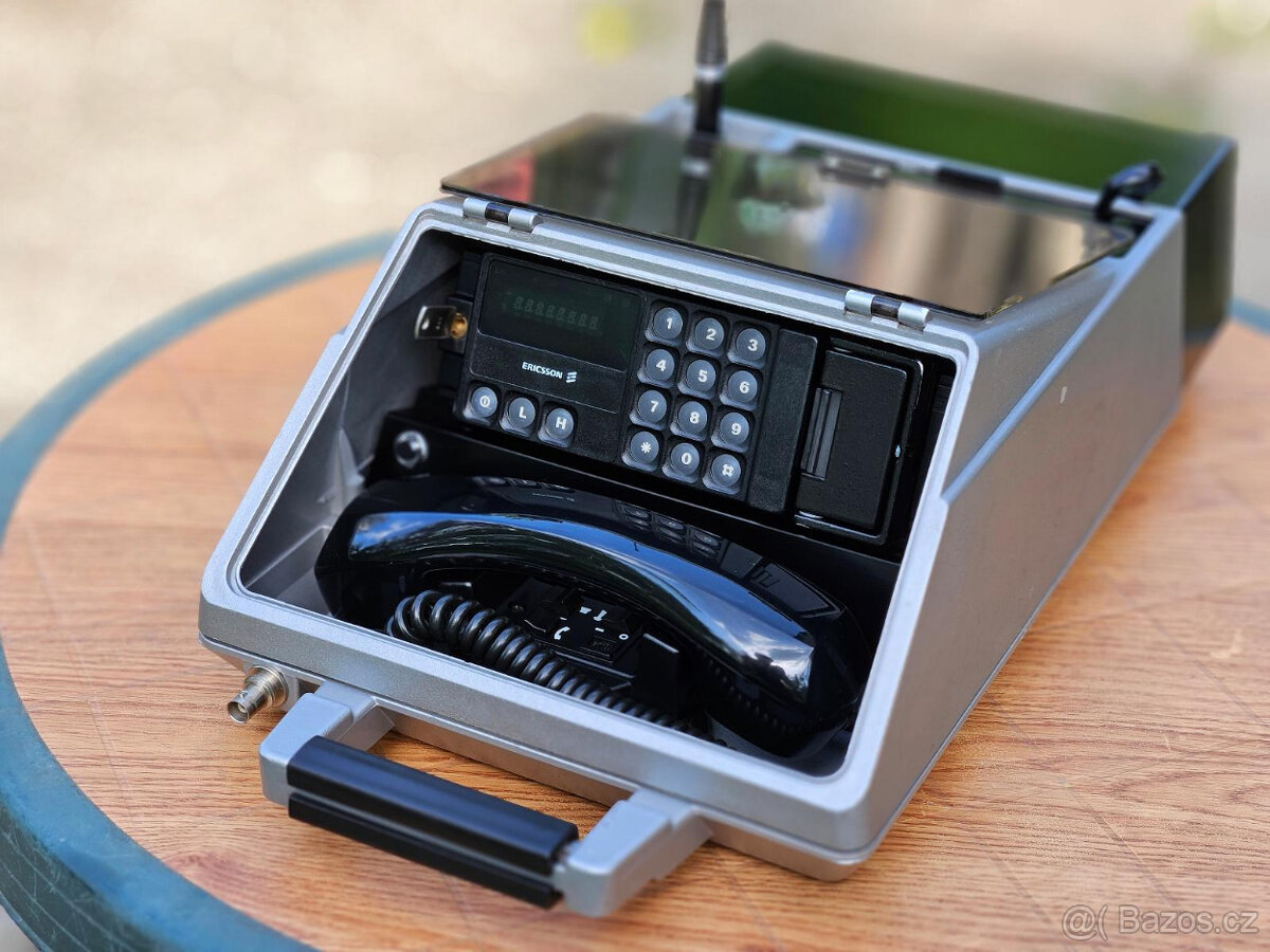 ERICSSON C600 ROADCOM - PRVNÍ MOBIL - SBĚRATELSKÁ RARITA