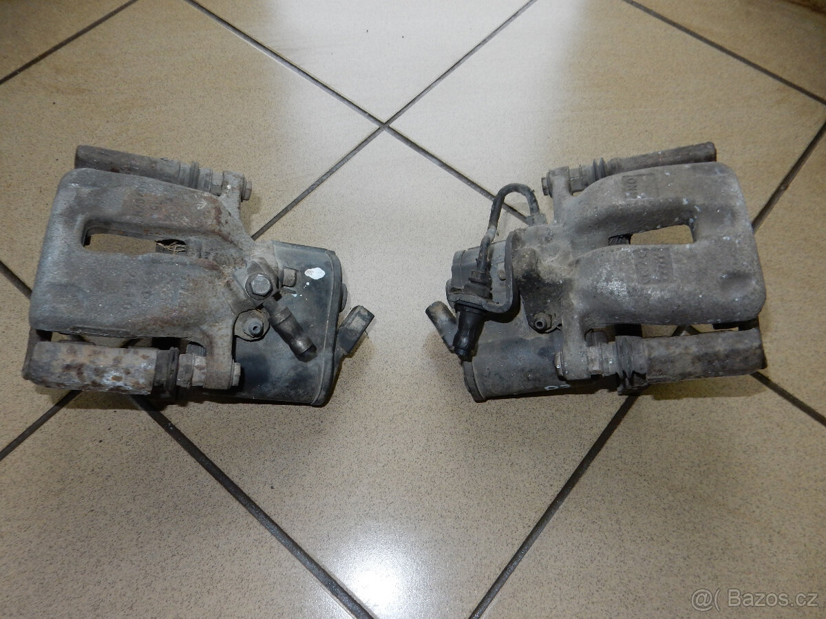 Levý zadní brzdový třmen VW Passat B6