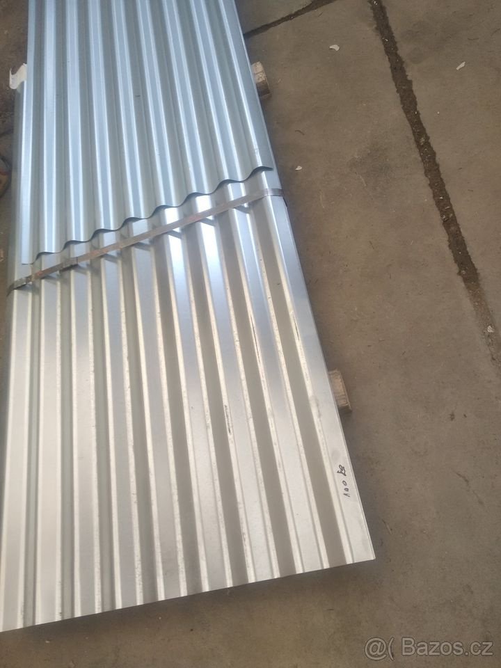 Nový vlnitý pozink plech, 900x2000 mm