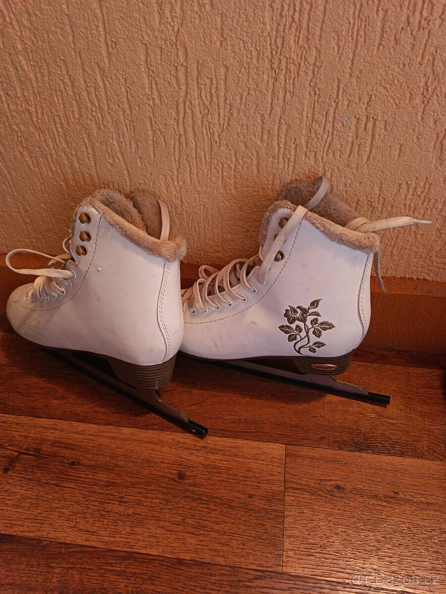 Dívčí brusle vel.38