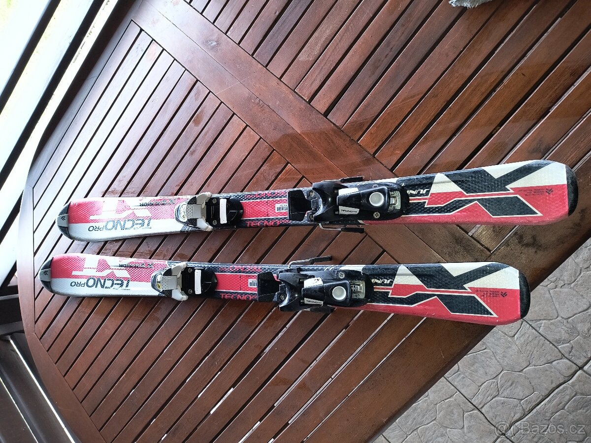 Prodám sjezdové lyze 80cm.