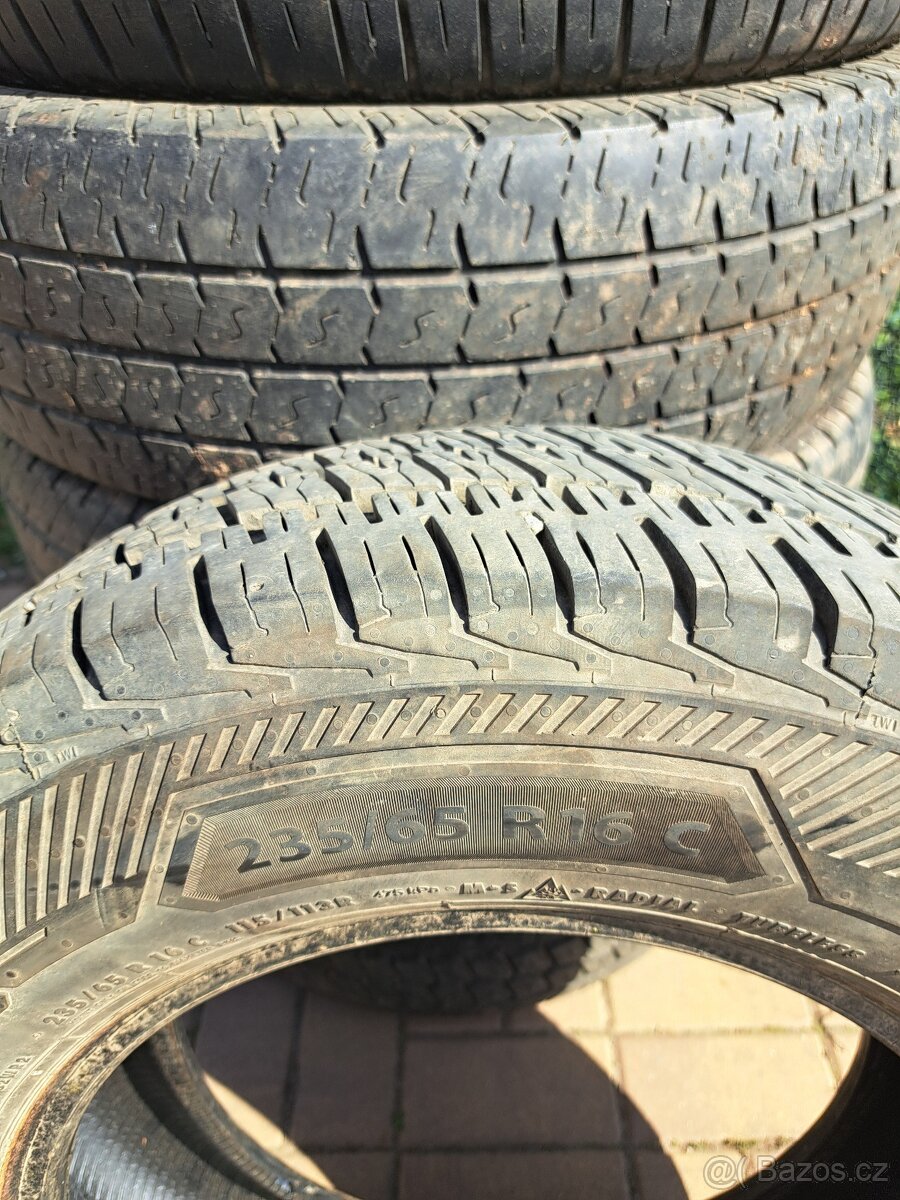 Pneu 235/65/r16C zimní