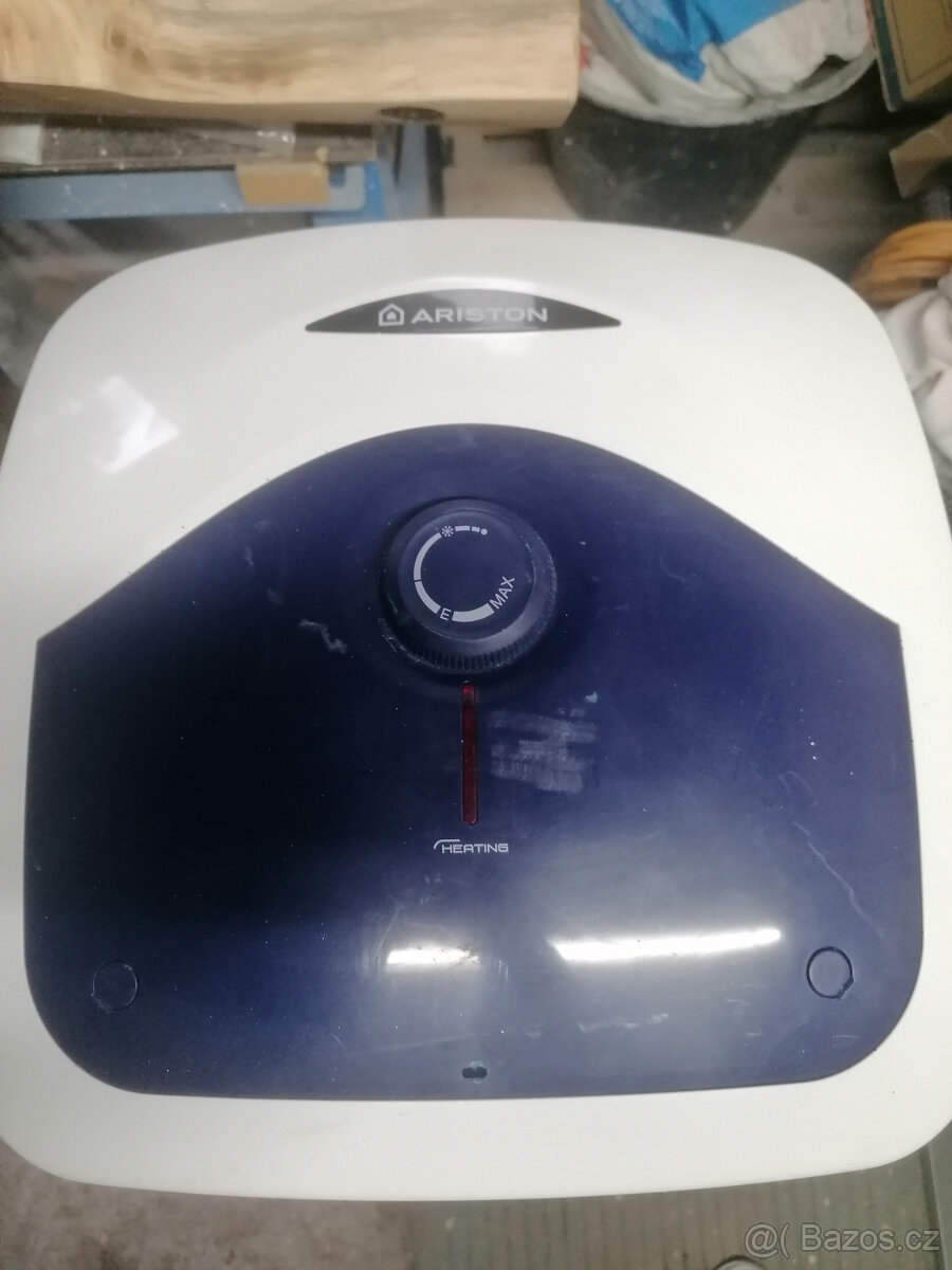 Ariston 10 l - elektrický boiler