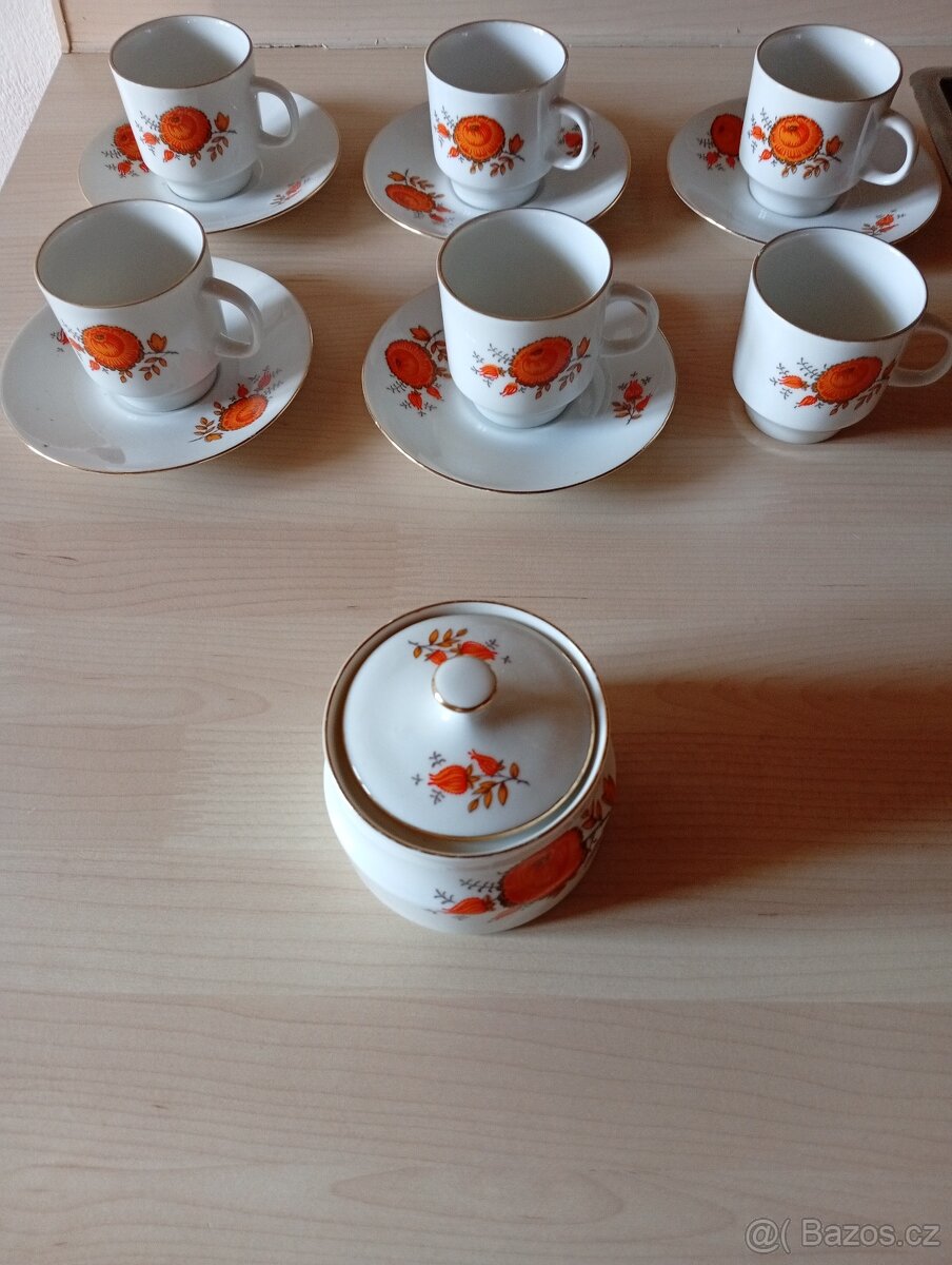 Nekompletní porcelánová sada