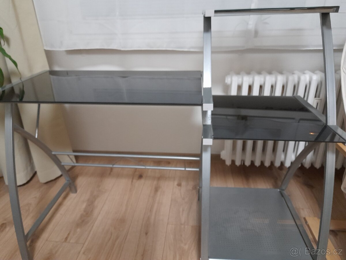 PRODÁM PC stolek 48x124cm