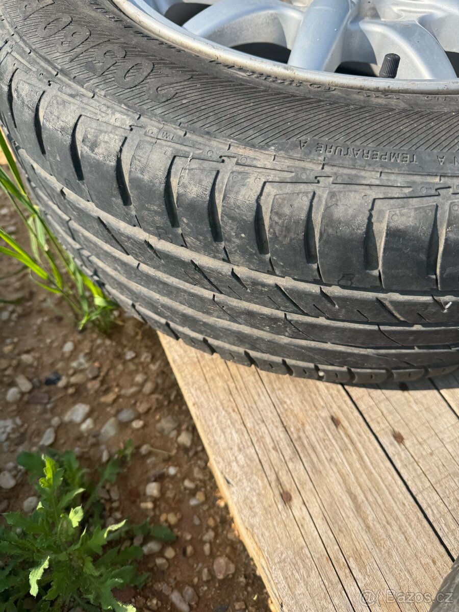 kola E36