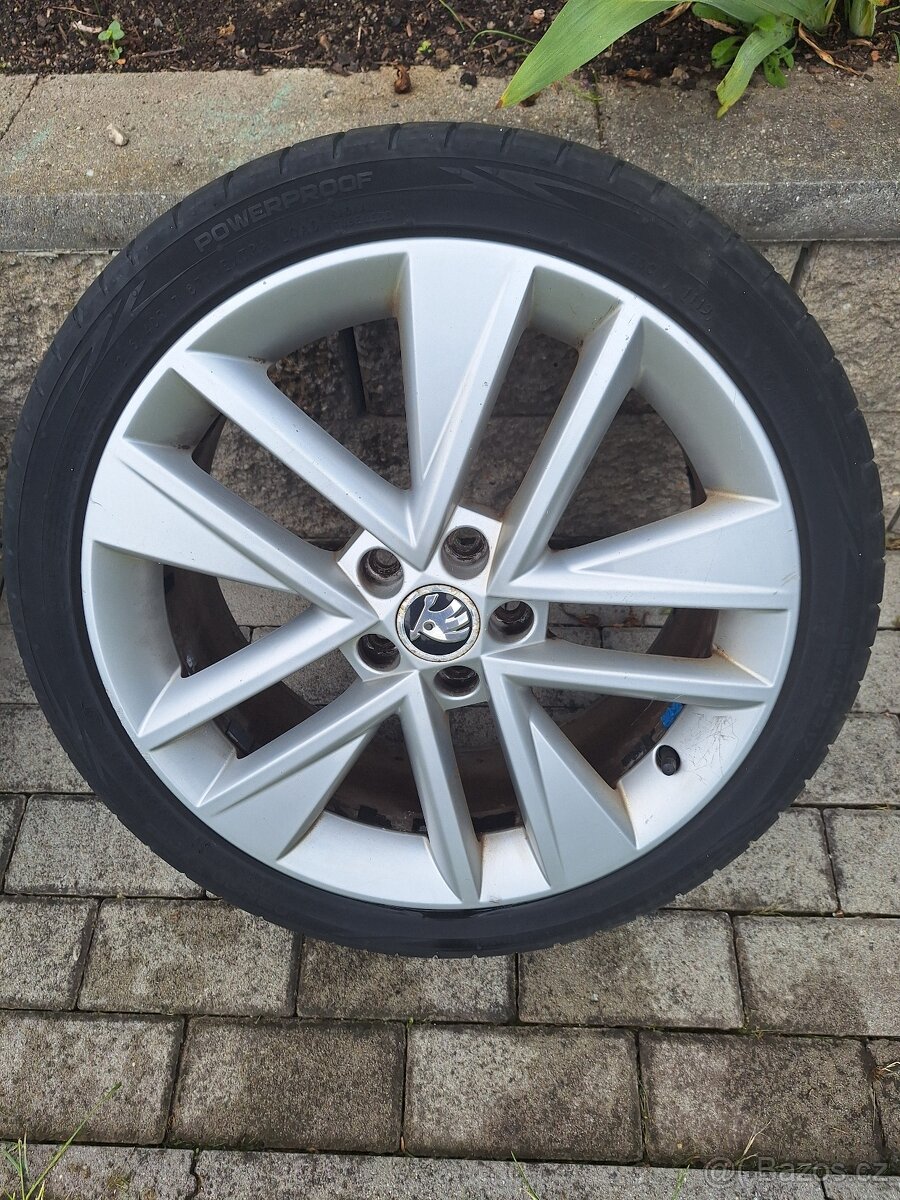 Alu kola 17" s pneu 215/40 r17