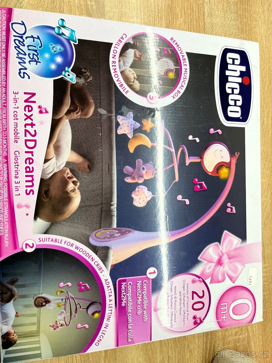 Kolotoč nad postýlku