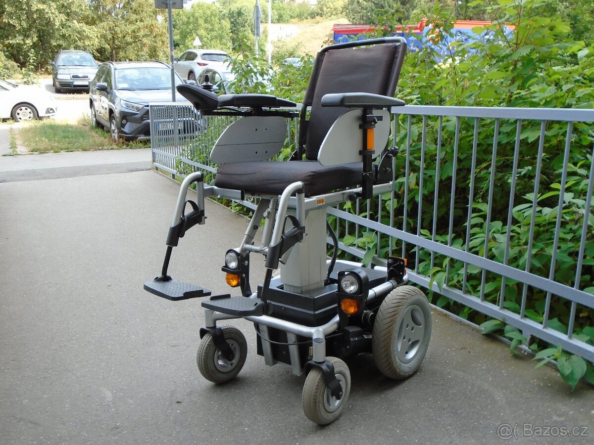 Elektrický invalidní vozík,plus 2x nové akumulátory