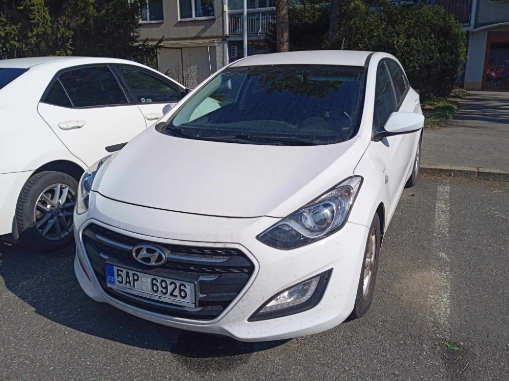 Prodej os. automobilu Hyundai i30 diesel 1.6i CRDi Trikolor