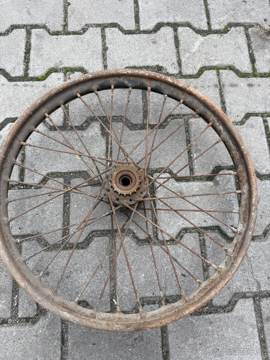 Jawa 500 OHC - zadní kolo