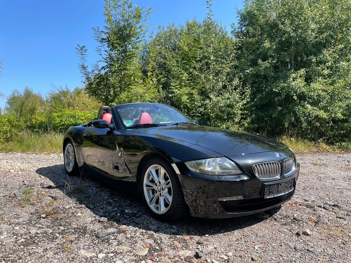 Bmw Z4 cabrio 3.0si 195 kw manuál , krásný originální stav