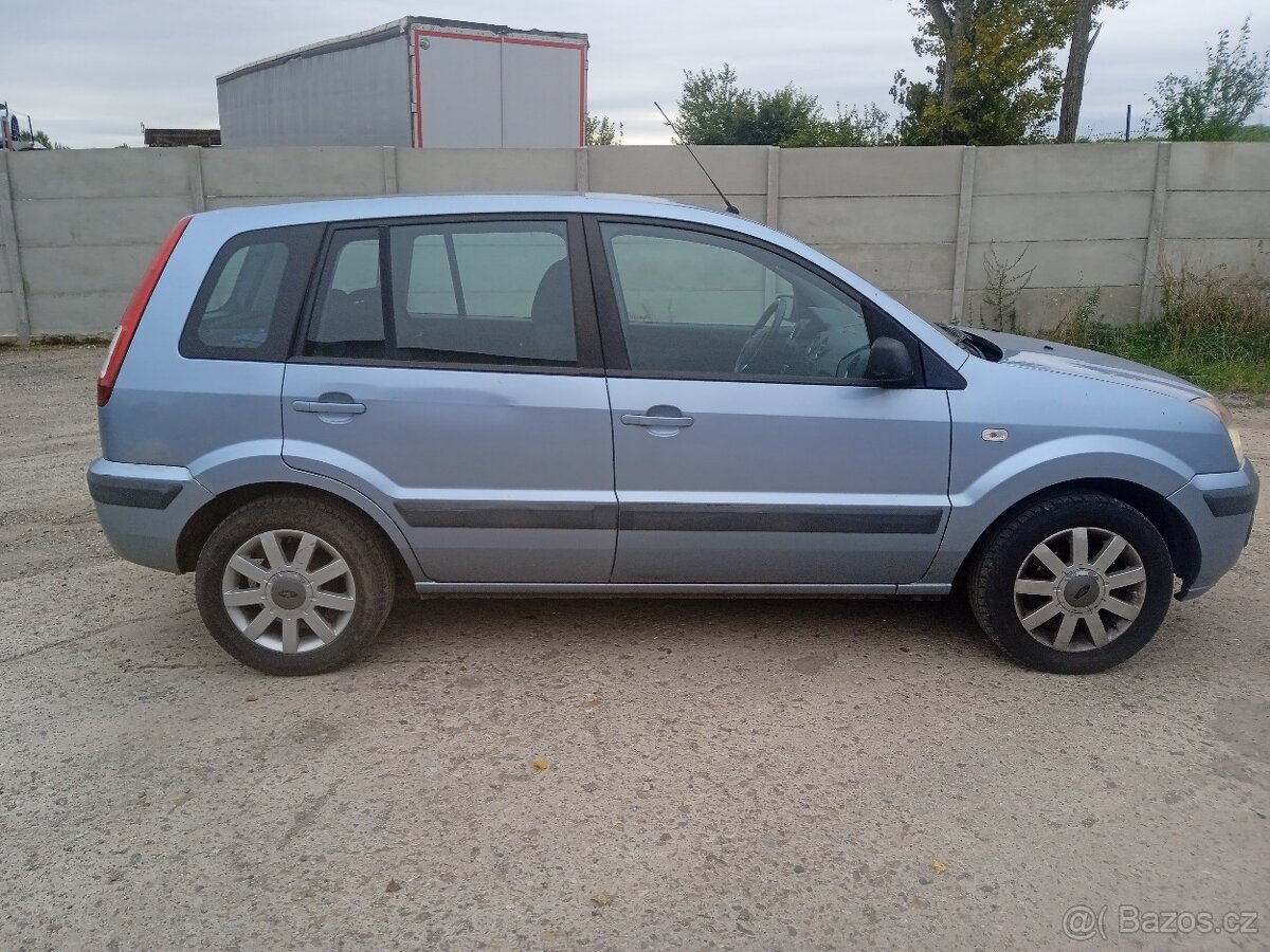 Prodám Ford fusion 1.4 benzín