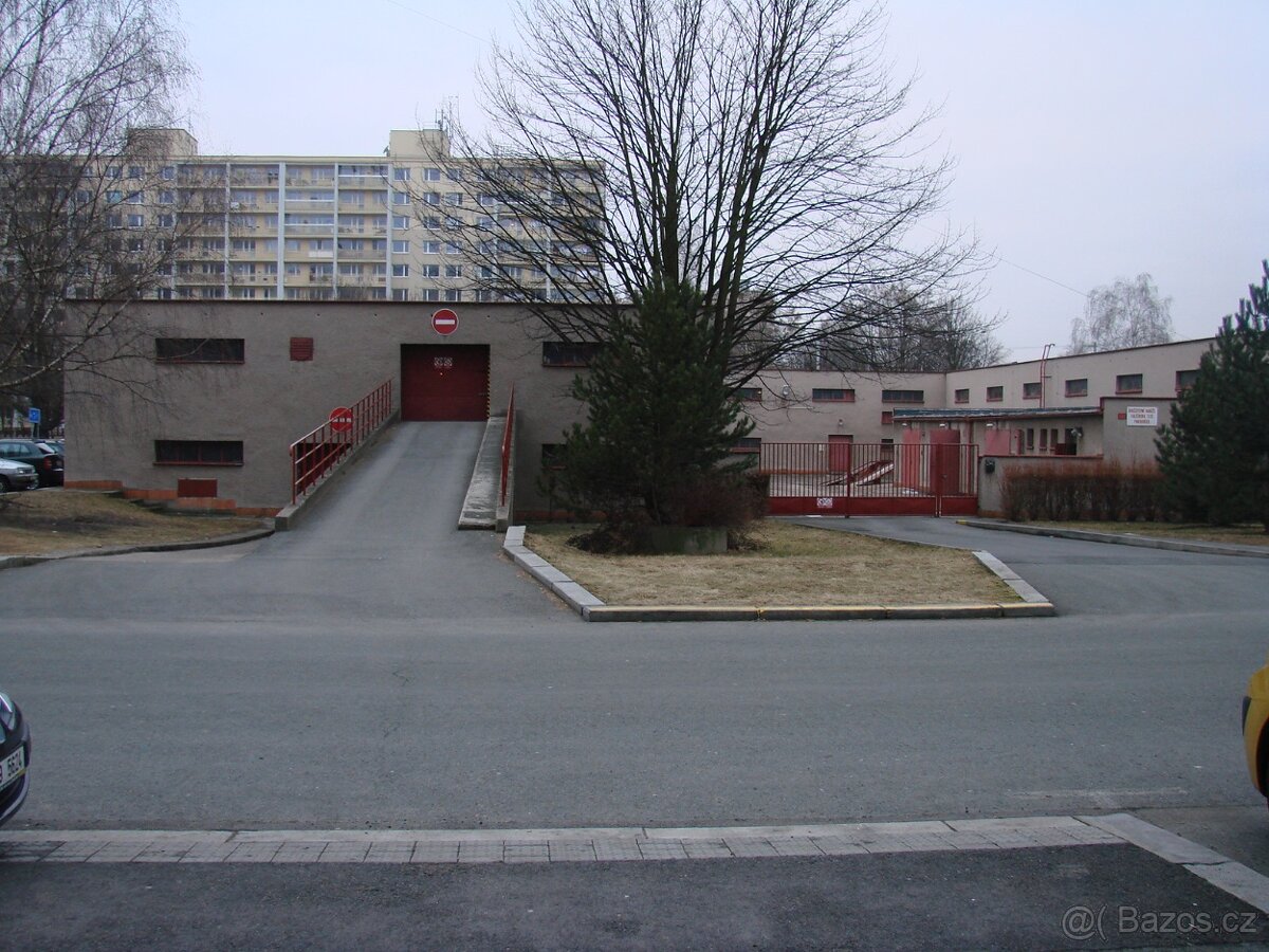 Pronájem garáže - Pardubice Polabiny 3