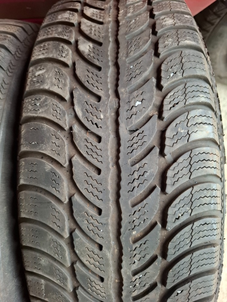 Prodám zimní pneumatiky Sava Eskimo 175/65/R14