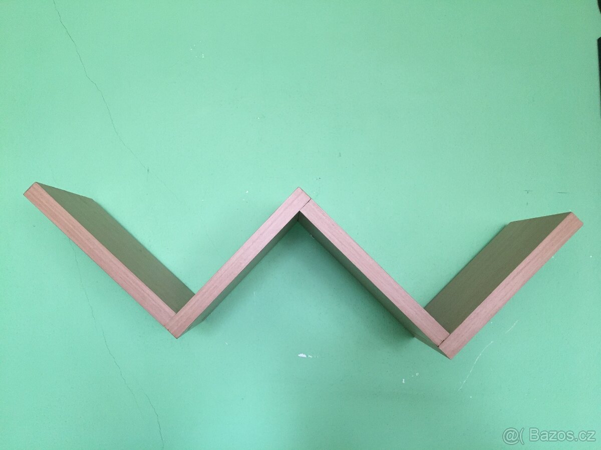 Poličky 2 ks- jedna větší / jedna mensi