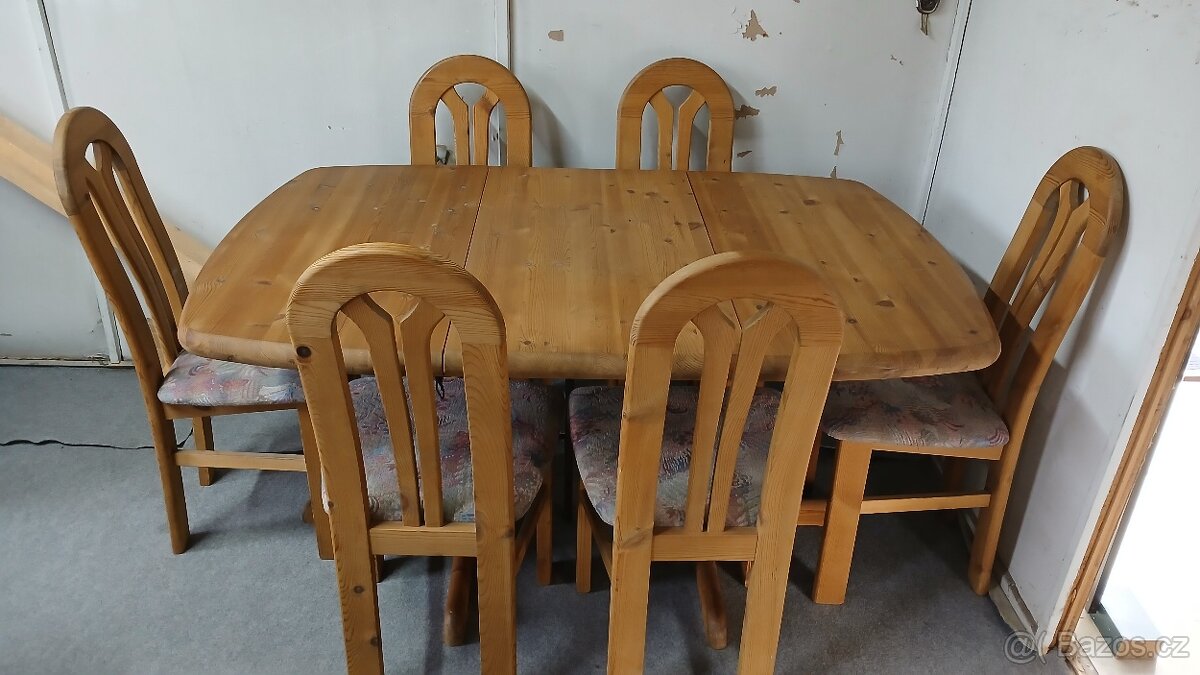Masivní rozkládací stůl + 6x masivní židle