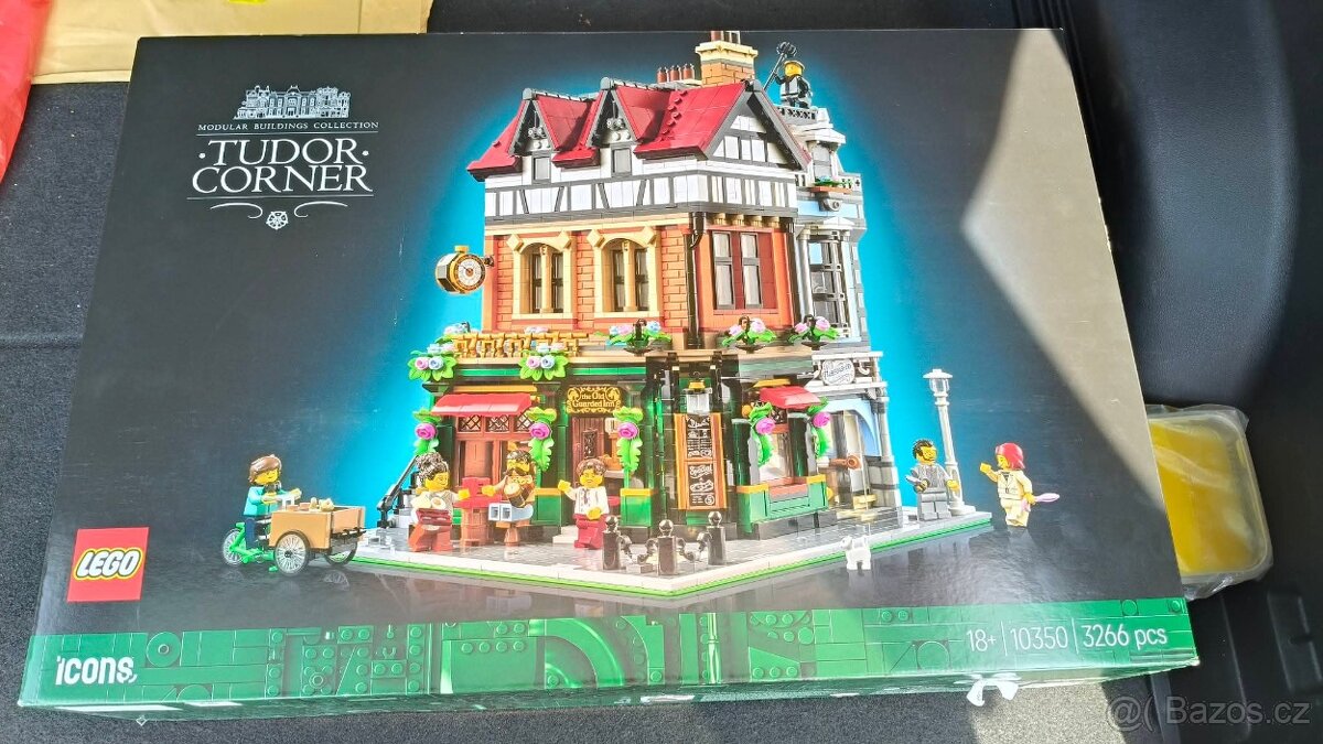 Lego Icons 10350 Tudor Corner
